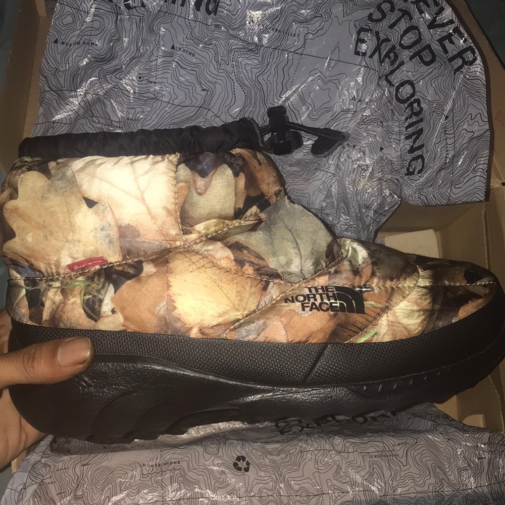 Supreme North Face camo boots size 8 men’s